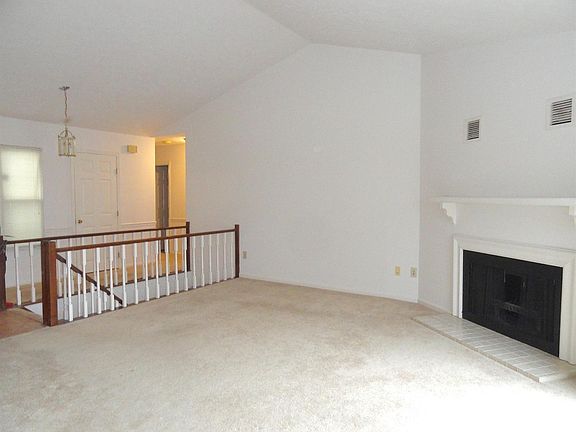 2nd image of 5 W Stonington Dr #23