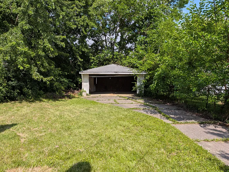 7414 Vaughan St — Photo 13
