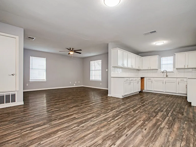 1008 Canal St — Photo 22