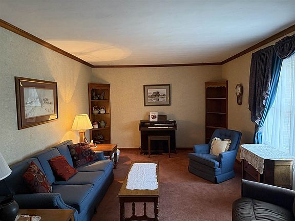 5th image of 1093 S Salisbury Rd