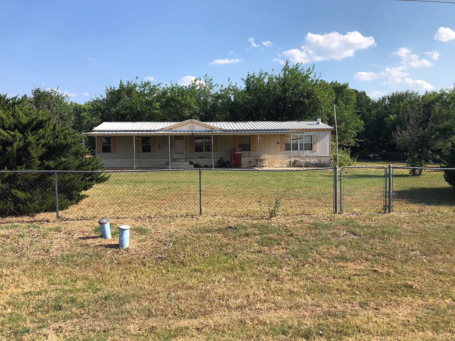 3 bed, 1700 sqft, $1,500 — Photo 1
