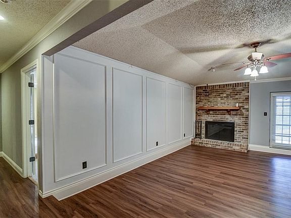 5th image of 3806 Mahonia Ct
