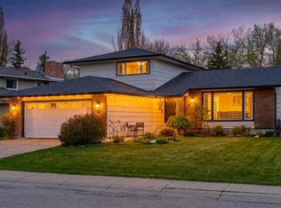 51 NE Midvalley Cres SE, Calgary, AB T2X 1T4