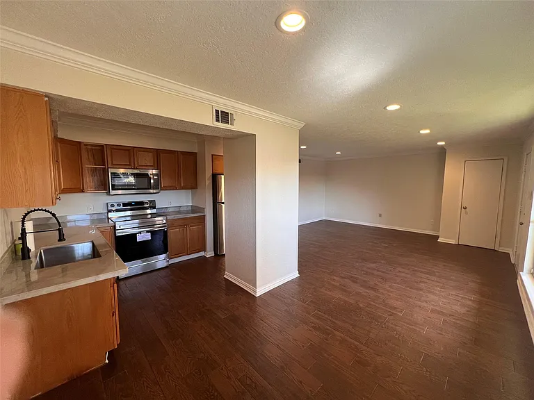 7714 Renwick Dr #C36 — Photo 3