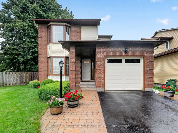 12 Ready Way, Ottawa, ON K2J 2R6