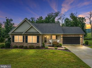 25 Jared Ct, Hedgesville, WV 25427