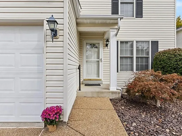 533 Donna Marie Dr — Photo 2