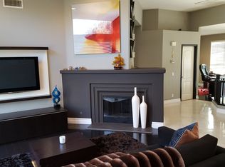 810 Gallery Ct, Costa Mesa, CA 92626