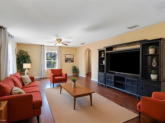 4th image of 9703 33rd Ave E