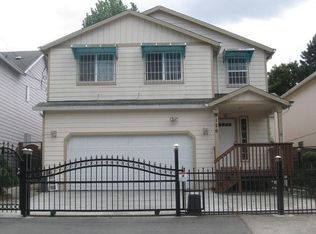 9126 SE Clinton St, Portland, OR 97266