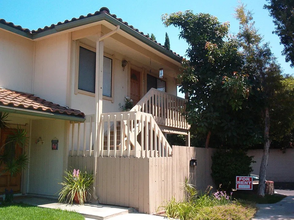 6068 Orange Ave
