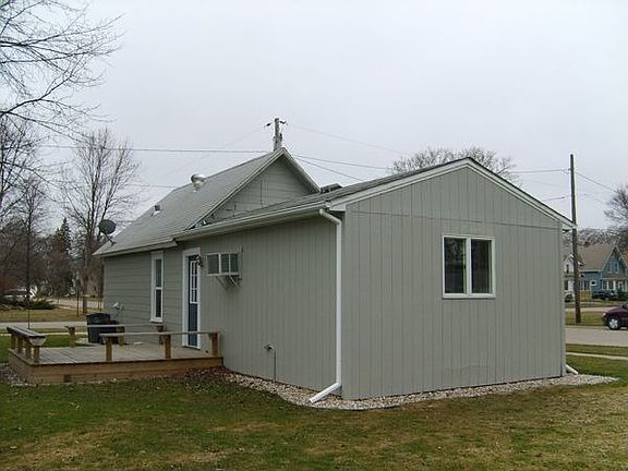 2nd image of 202 8th Ave S