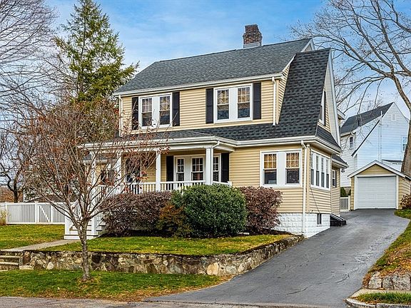 2nd image of 89 Grand St