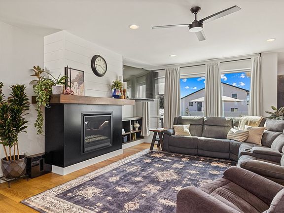 3rd image of 2212 Gleneagles Blvd