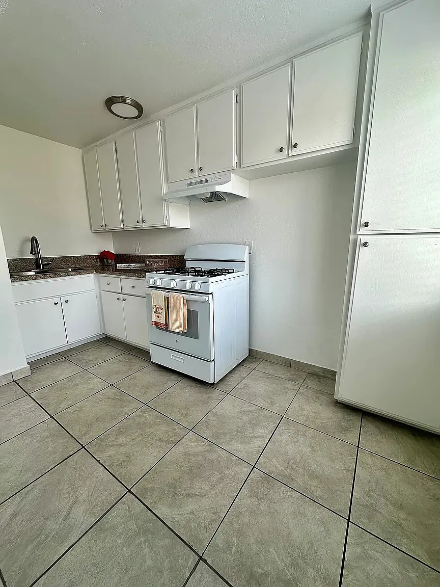 15324 Vanowen St — Photo 2