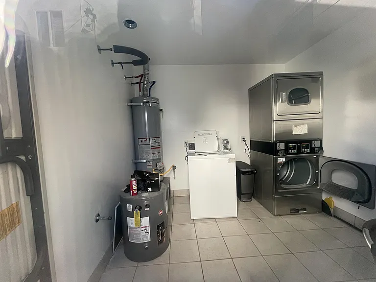 945 Thomas Ave — Photo 33