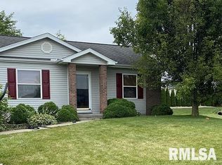 1920 Deer Ln, Washington, IL 61571