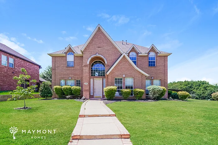 713 Belmeade Ln — Photo 1
