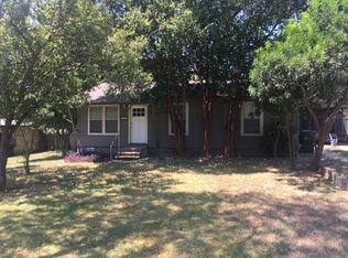 111 Pleasant Dr, Balcones Heights, TX 78201
