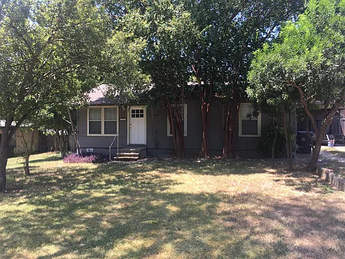 111 Pleasant Dr Photo 1