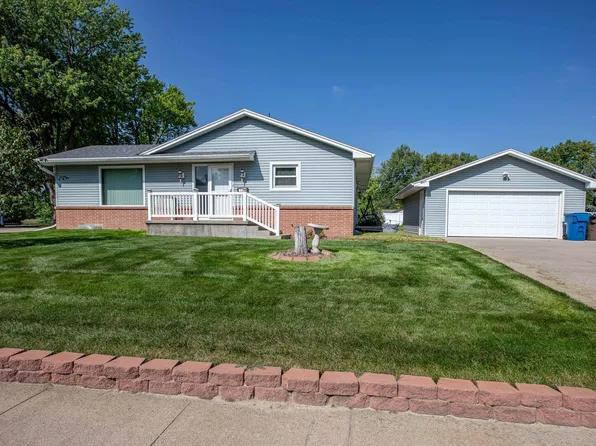 3506 13th Ave, Kearney, NE 68845