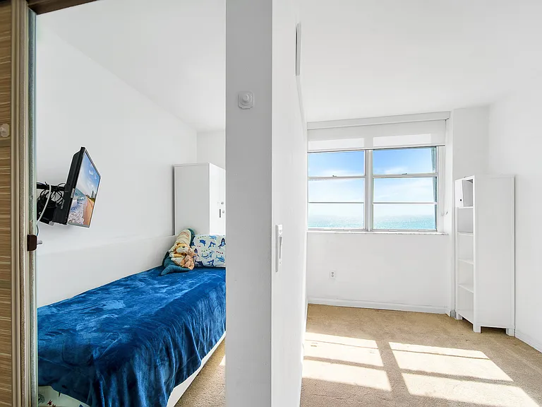 5825 Collins Ave #10G — Photo 26