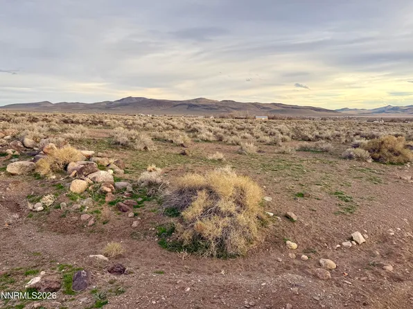 9485 Quarter Horse Ln, Silver Springs, NV 89429