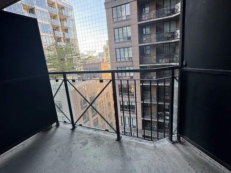 140 Simcoe St #1221 — Photo 10