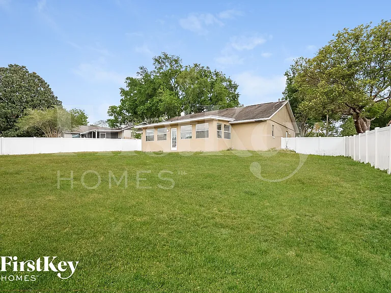 7652 Clubhouse Estates Dr — Photo 14