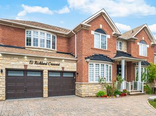 19 Richland Cres, Brampton, ON L6P 1M8