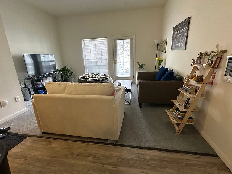 University Park Apartments near Cornell University — Photo 312
