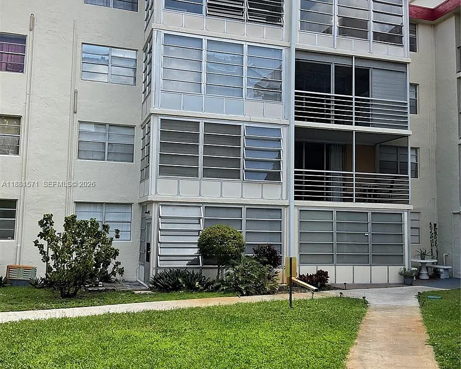 3001 NW 48th Ave #440