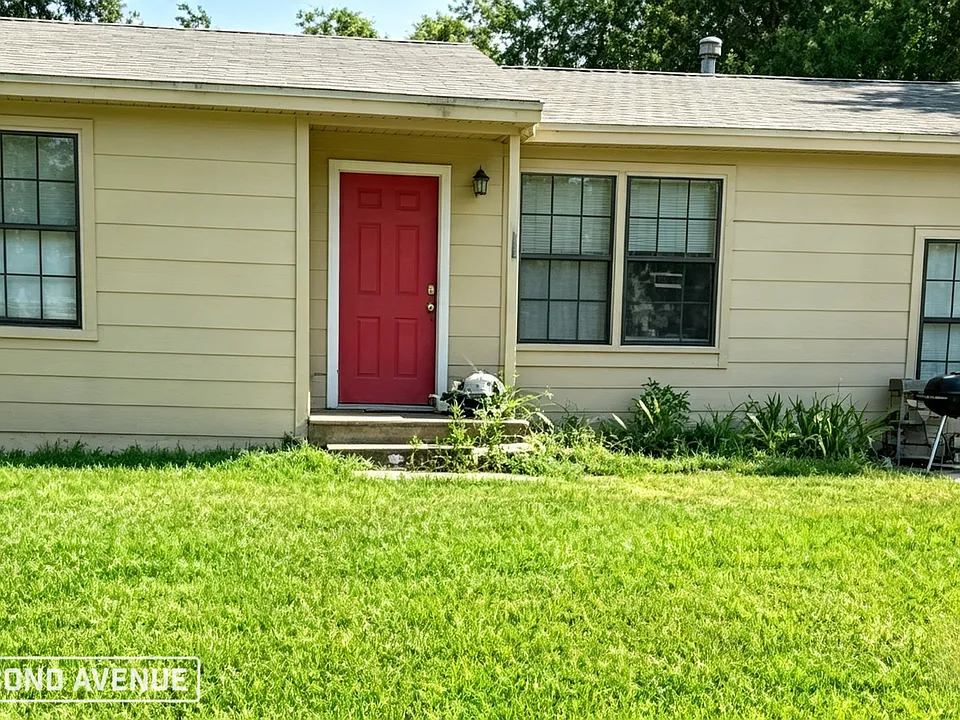 2409 28th Ave N