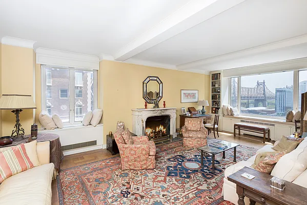 Sold by Sotheby's International Realty | media 14