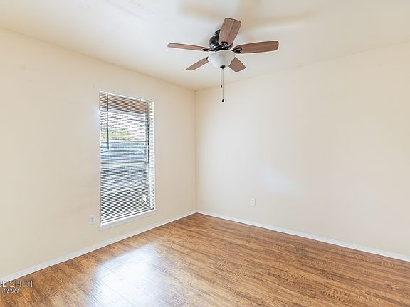 3rd image of 3634 Auburn Dr
