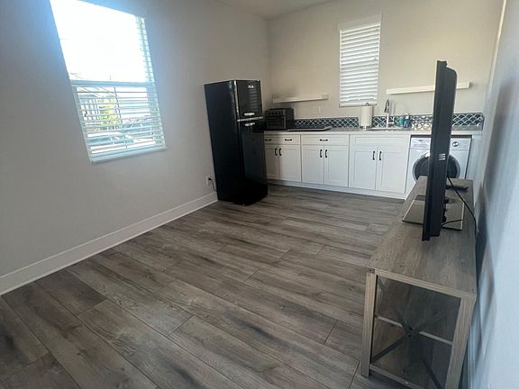 2nd image of 836 Daffodil Dr Unit B