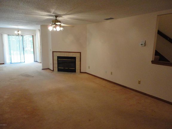 4th image of 3927 Laurelwood Dr