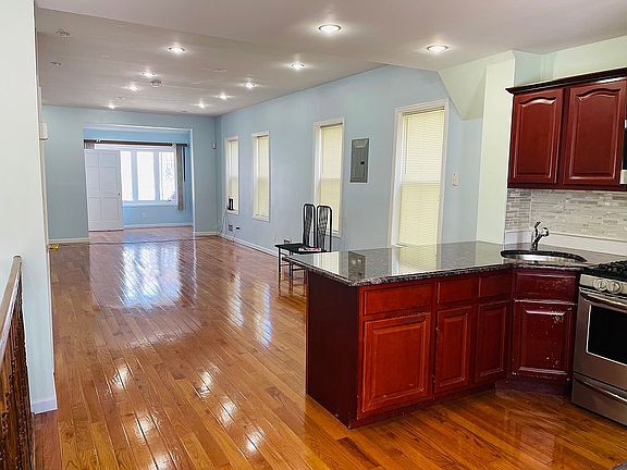 2nd image of 8920 183rd St