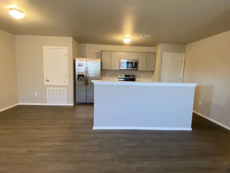 503B W Christopher Dr — Photo 5