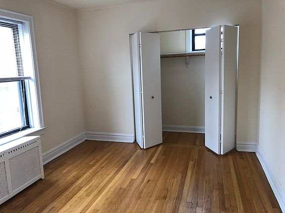 3rd image of 1618 W Farwell Ave APT 3B