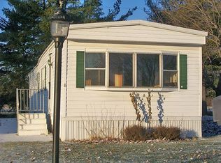 8 Carmell St, Belleville, MI