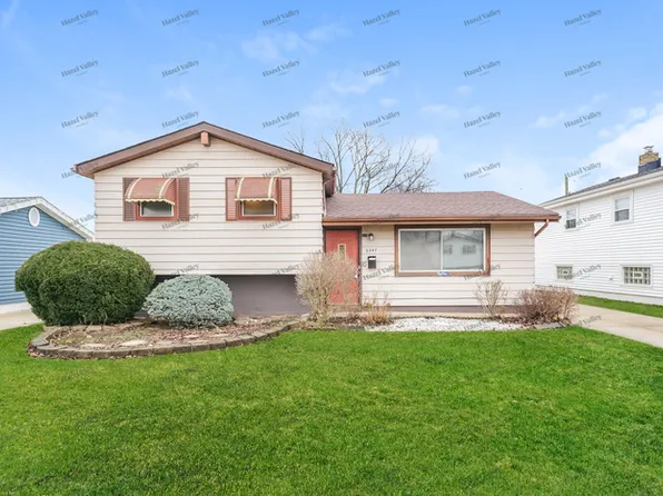 6347 Edgehurst Dr, Brookpark, OH 44142