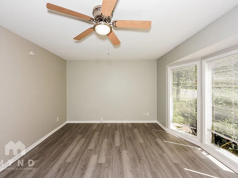 6500 Kathy Cir — Photo 8