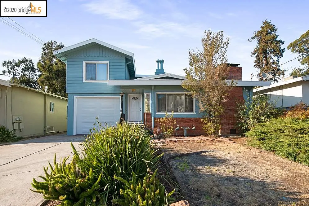2623 Humboldt Ave photo 1