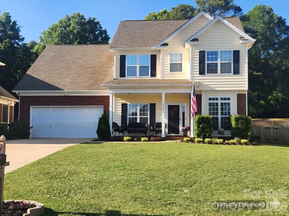 2938 Huckleberry Hill Dr, Fort Mill, SC 29715