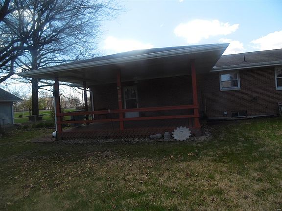 3rd image of 913 E Montgomery St