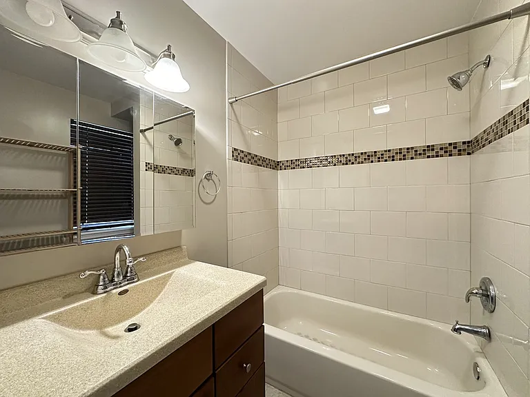 674 N Orleans St #2 — Photo 18
