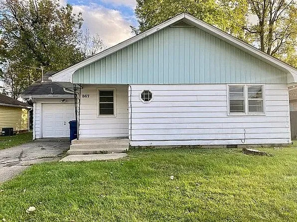 867 W 7th St, Greenfield, IN 46140