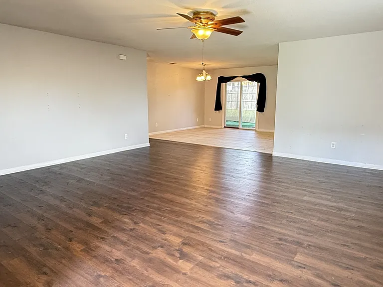 144 Sagebrook Dr — Photo 3