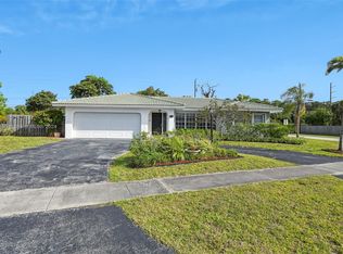 10265 Dorchester Dr, Boca Raton, FL 33428